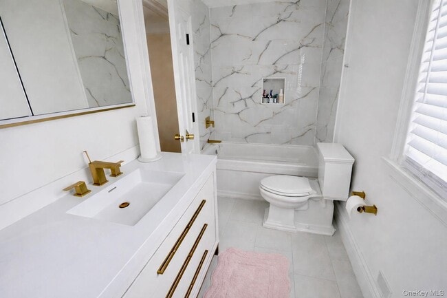 Building Photo - 2345 Lancaster Ave