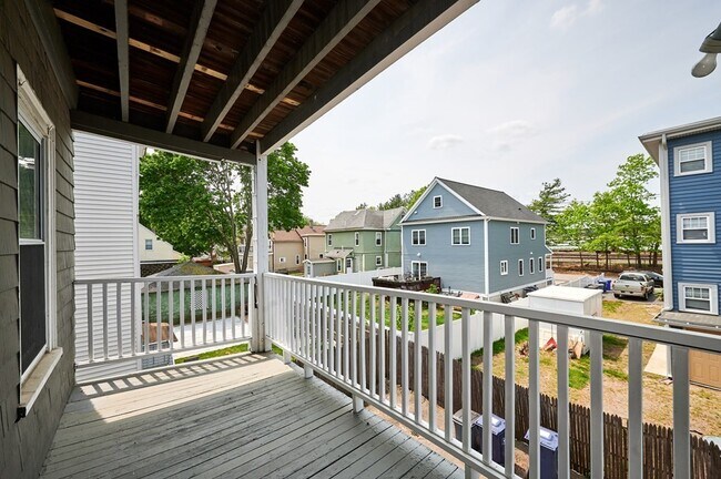 Building Photo - 1873 Hyde Park Ave