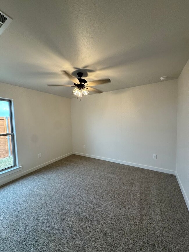 Building Photo - Fabulous Luxury Newer 2025 Build 3/2/2