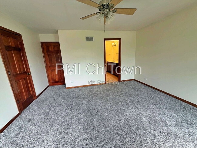 Building Photo - 2050 Rockland Dr