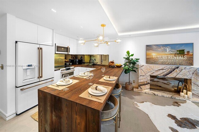 Building Photo - 2301 Collins Ave
