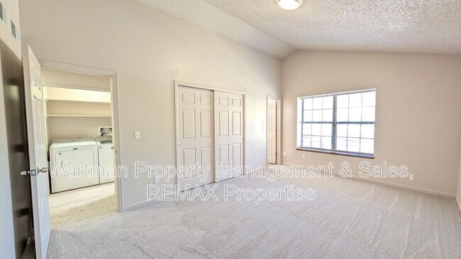 Building Photo - 5480 Mule Deer Dr