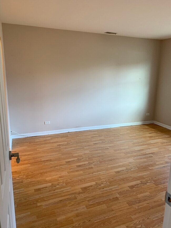 Building Photo - 412 Sandhurst Cir