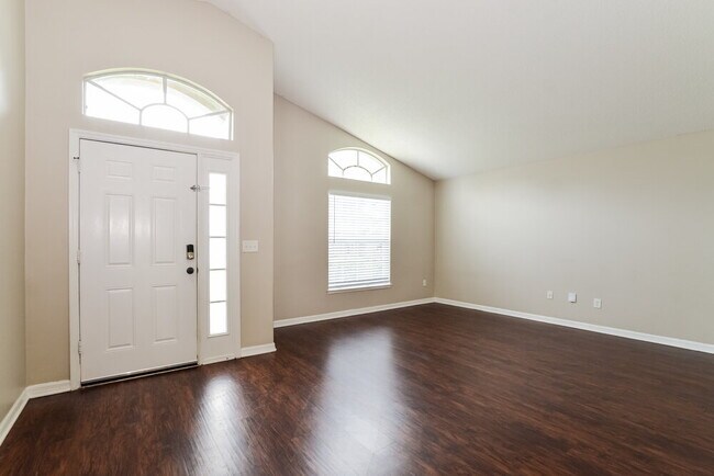 Building Photo - 4240 Forest Island Dr
