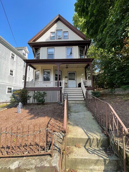 Building Photo - 1 Woodstock Ave