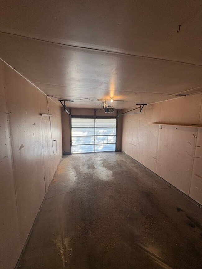Building Photo - 2522 W Newman Pkwy