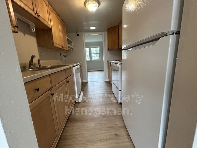 Building Photo - 2538 Sedgewick Pl