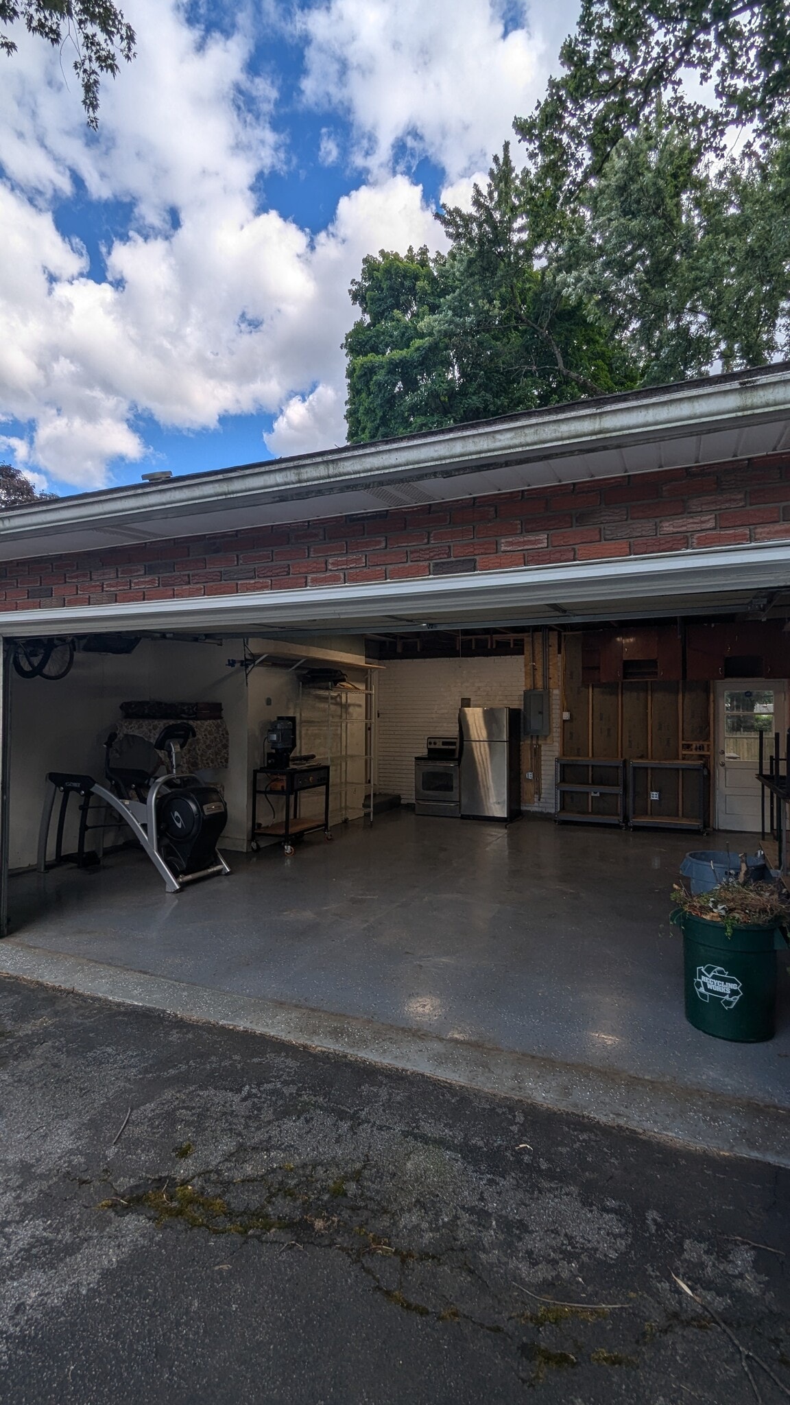 Building Photo - 1220 N Cedar Crest Blvd