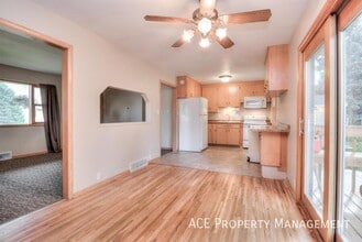 Building Photo - 2717 Lawndale Dr