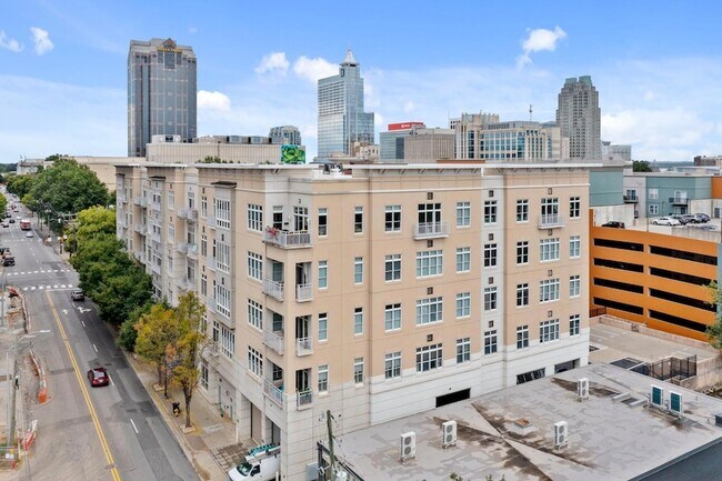 Building Photo - 317 W Morgan St