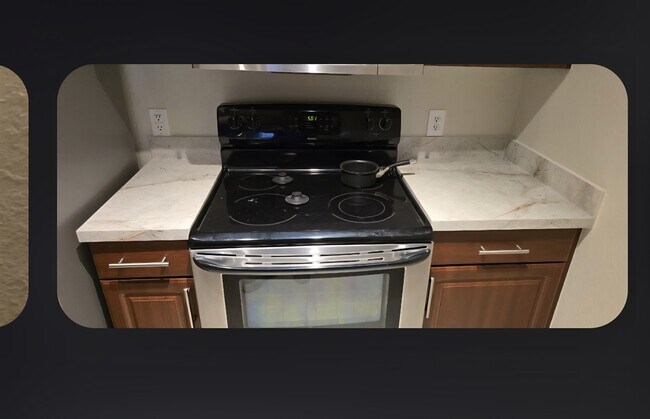 Building Photo - 1064 N Tamiami Trl