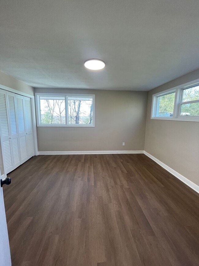 Building Photo - Single-Family Home