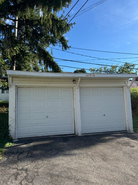 Building Photo - 3518 Radcliffe Rd