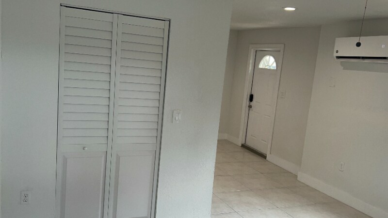 Building Photo - 2622 NW 35th St