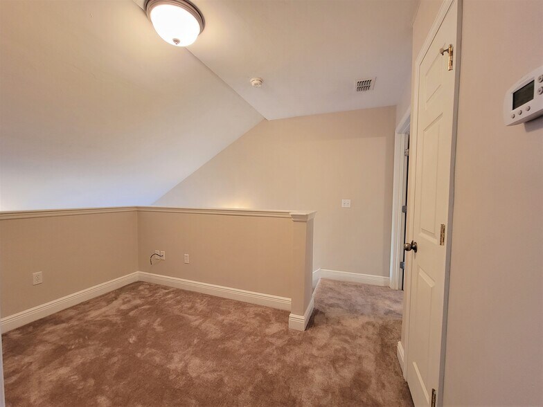 Building Photo - 1575 Paul Russell Rd