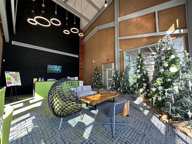 Building Photo - 18330 Tiger Flowers Dr