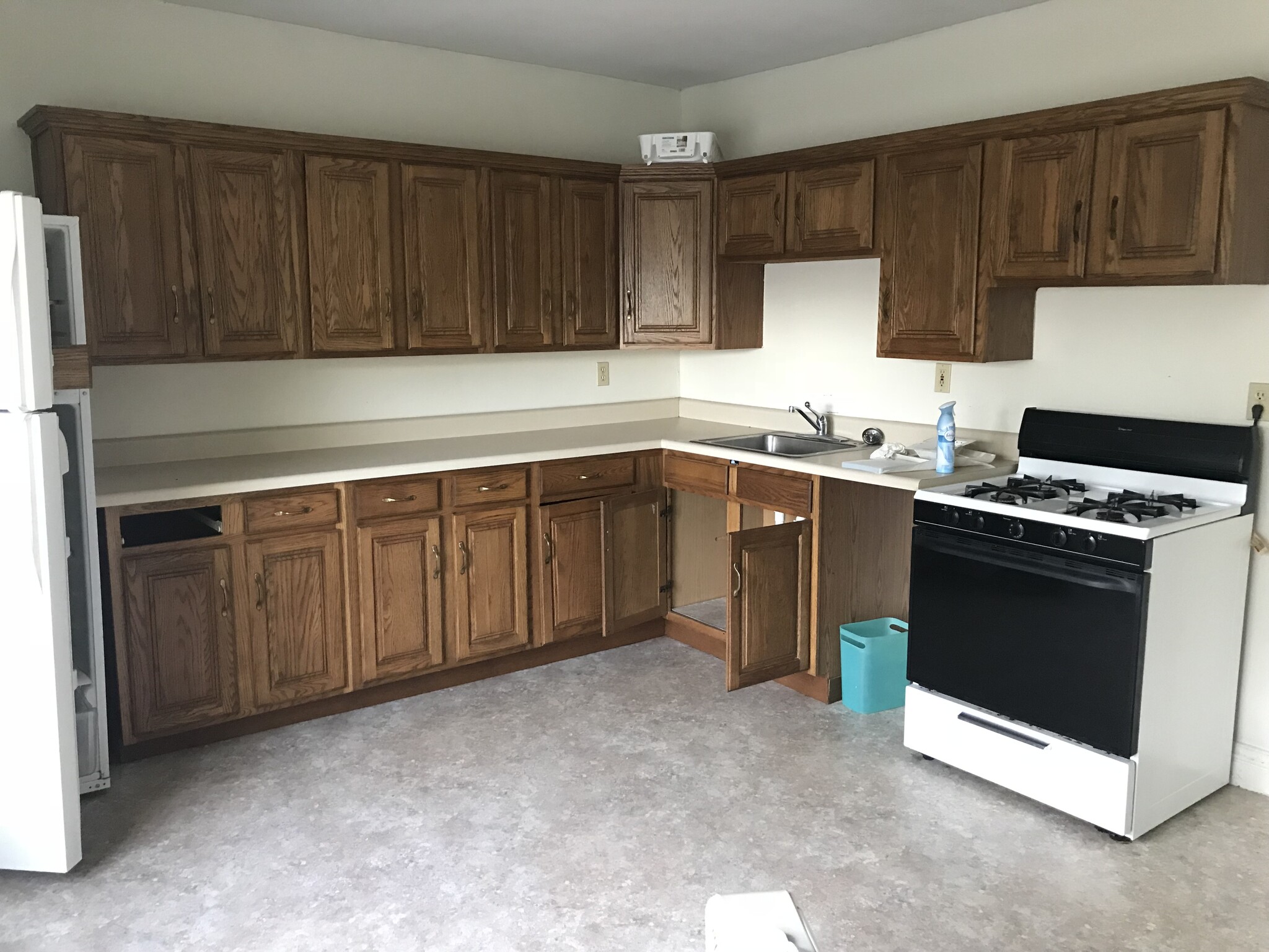 Kitchen - 404 N Main St