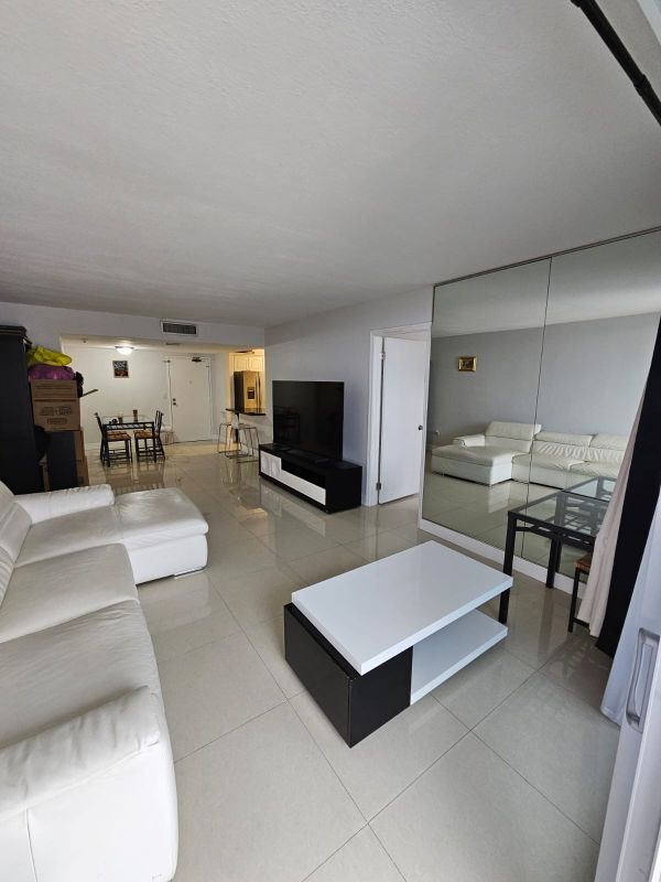 Building Photo - 9273 Collins Ave