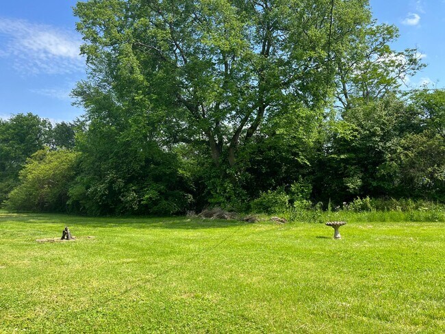 Building Photo - For Lease - 3 Bed, 1 Bath Home in the Heart of Gallatin!