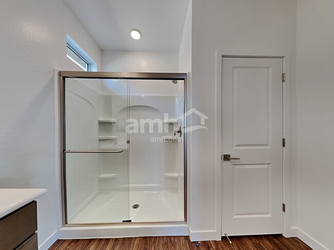 Building Photo - 4214 S 105th Dr