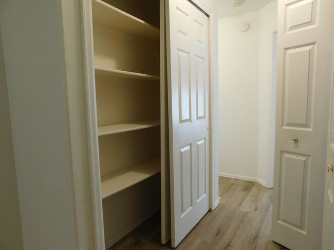 Building Photo - Duplex in Family Friendly Neighborhood