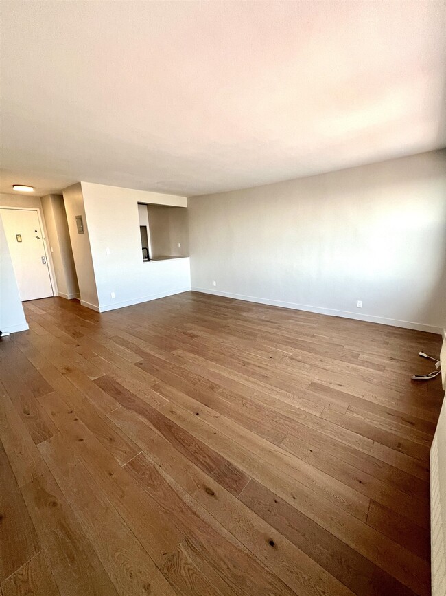 Building Photo - 500 Central Ave