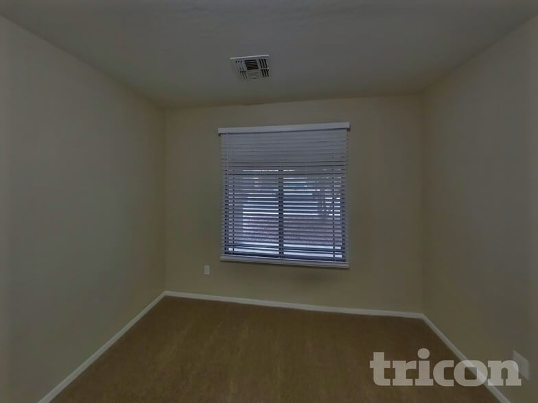 Building Photo - 10733 W Taft St