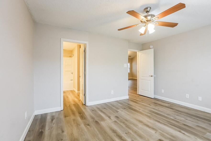 Building Photo - 6305 E Mariah Hill Ln