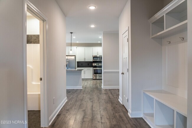 Building Photo - 176 Enfield Dr