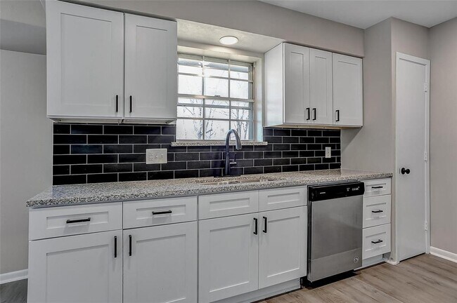 Building Photo - 3014 Northridge Dr