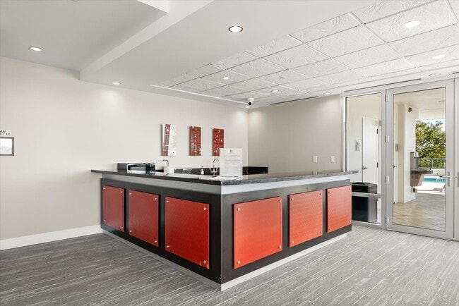 Building Photo - 101 S Eola Dr