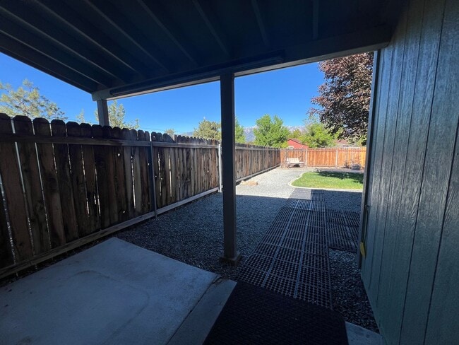 Building Photo - 3/2/2 Gorgeous Home In Gardnerville - Ruhe...