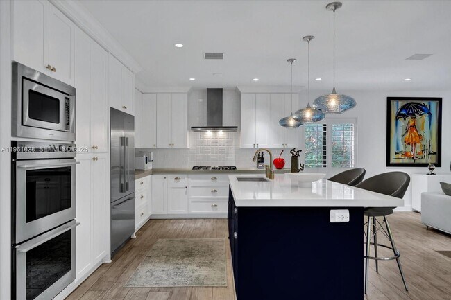 Building Photo - 231 Fluvia Ave