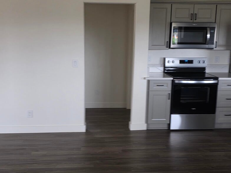 Building Photo - 12765 Clow Corner Rd