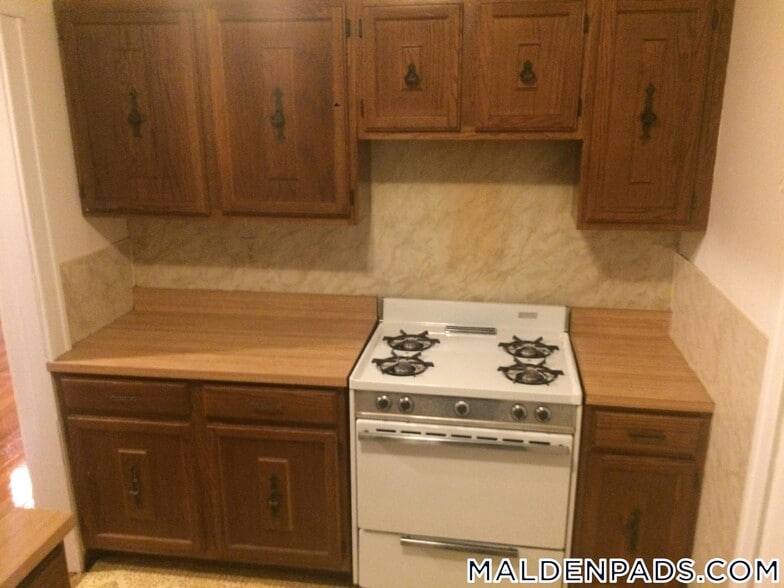 Building Photo - 88 Maple St