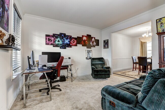 Building Photo - 9307 Drumman Dr