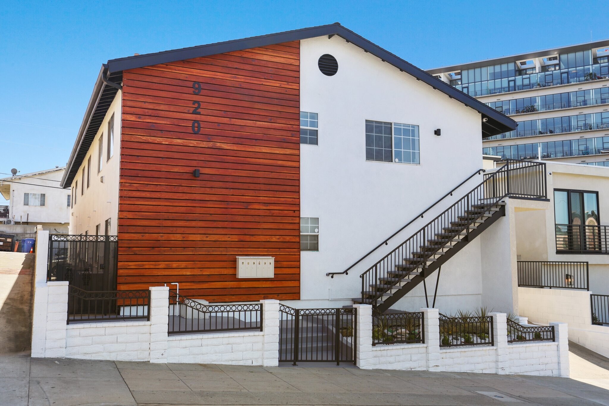 Building Photo - 920 Everett St
