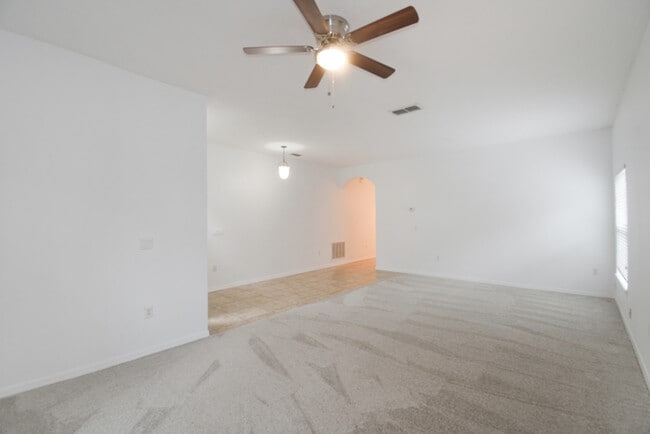Building Photo - 4306 Hidden Meadow Dr