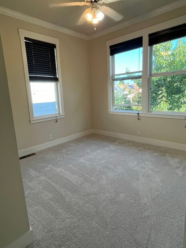 Building Photo - 2477 Switzerland Ln