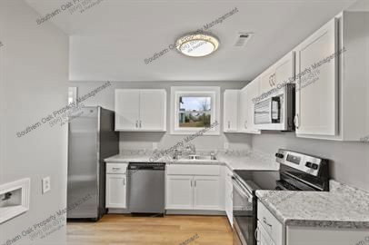 Building Photo - 401 S Cherry St
