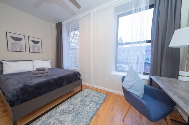 Building Photo - 230 W 113th St