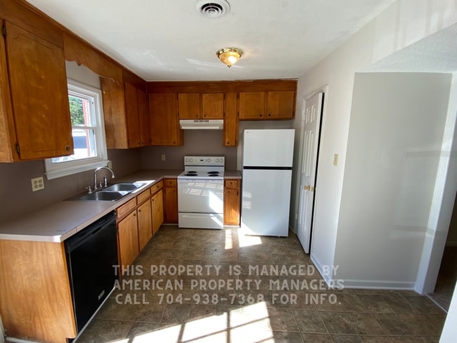 Building Photo - 1116 Arbor Dr