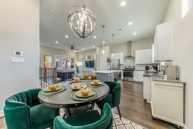 Building Photo - 2604 McIlhenny St