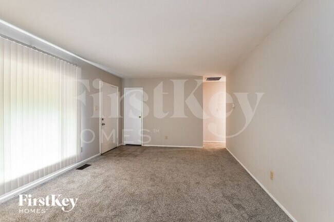 Building Photo - 6020 Wedgewood Way