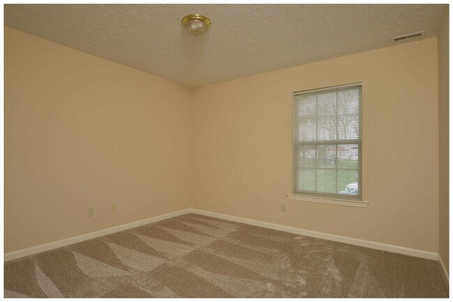 Building Photo - 79 Forest Hill Dr