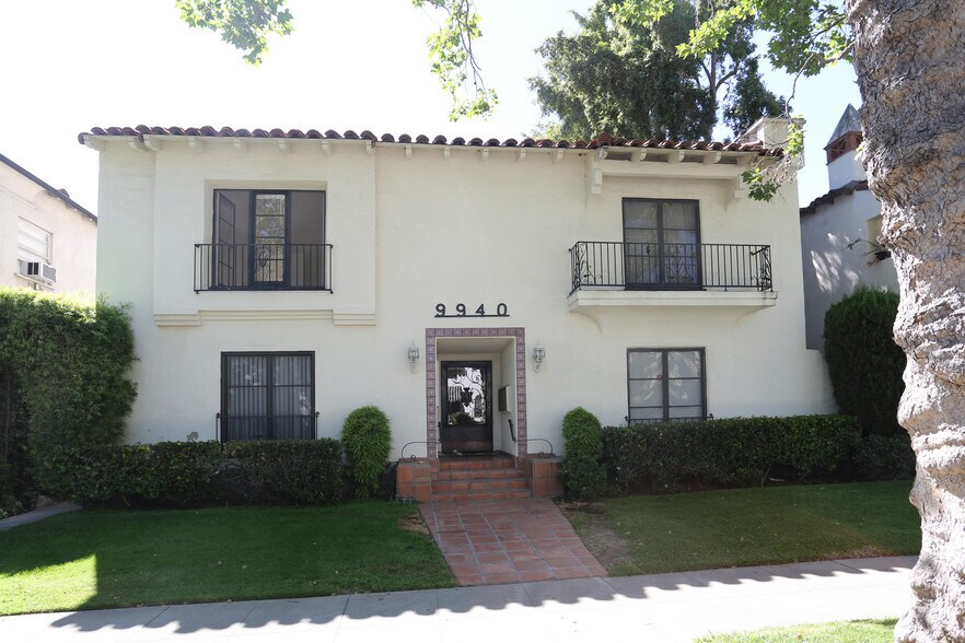 Primary Photo - 9940 Robbins Dr