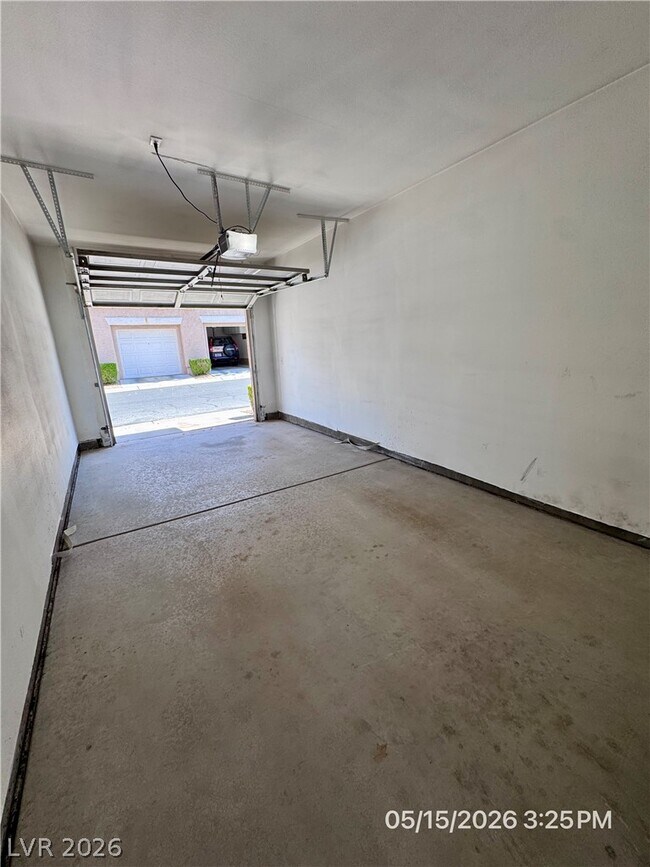 Building Photo - 251 S Green Valley Pkwy