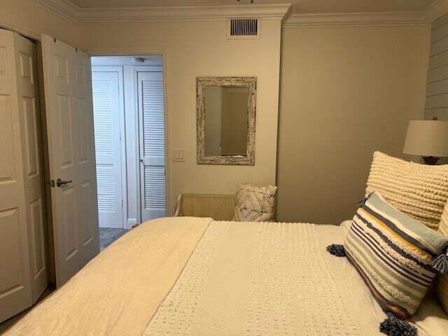 Building Photo - 275 Palm Ave