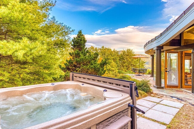 Building Photo - 1816 Bear Spgs Wy