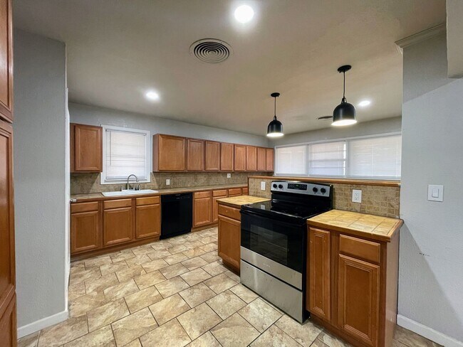 Building Photo - Your Perfect Ranch-Style Retreat – Big Spring’s Best-Kept Secret!